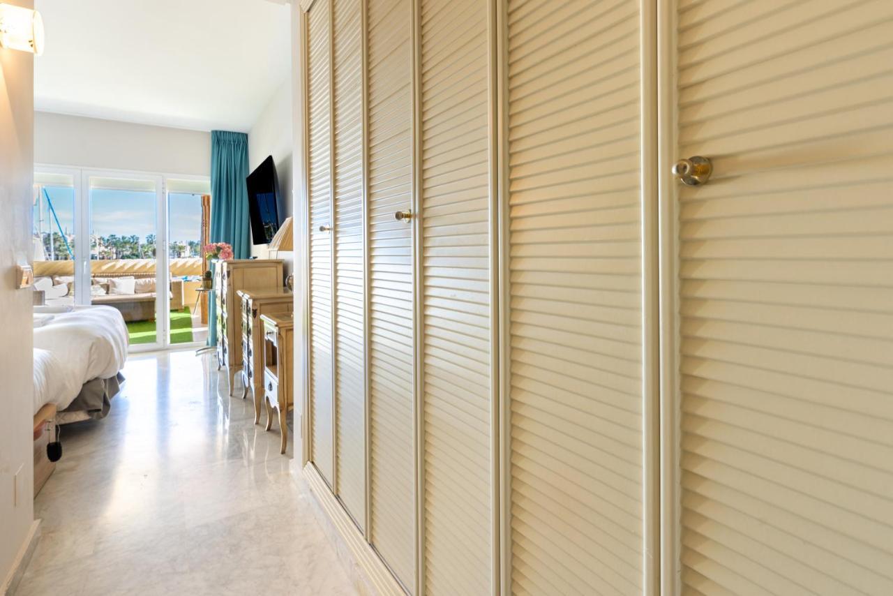 Wintowinrentals Luxury And Sea View Inside Puerto Marina Benalmádena Kültér fotó