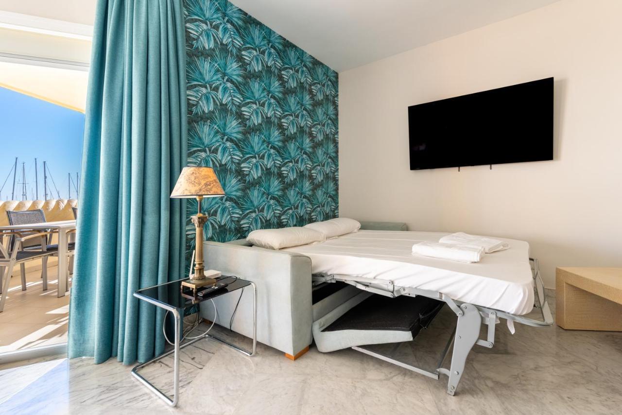 Wintowinrentals Luxury And Sea View Inside Puerto Marina Benalmádena Kültér fotó