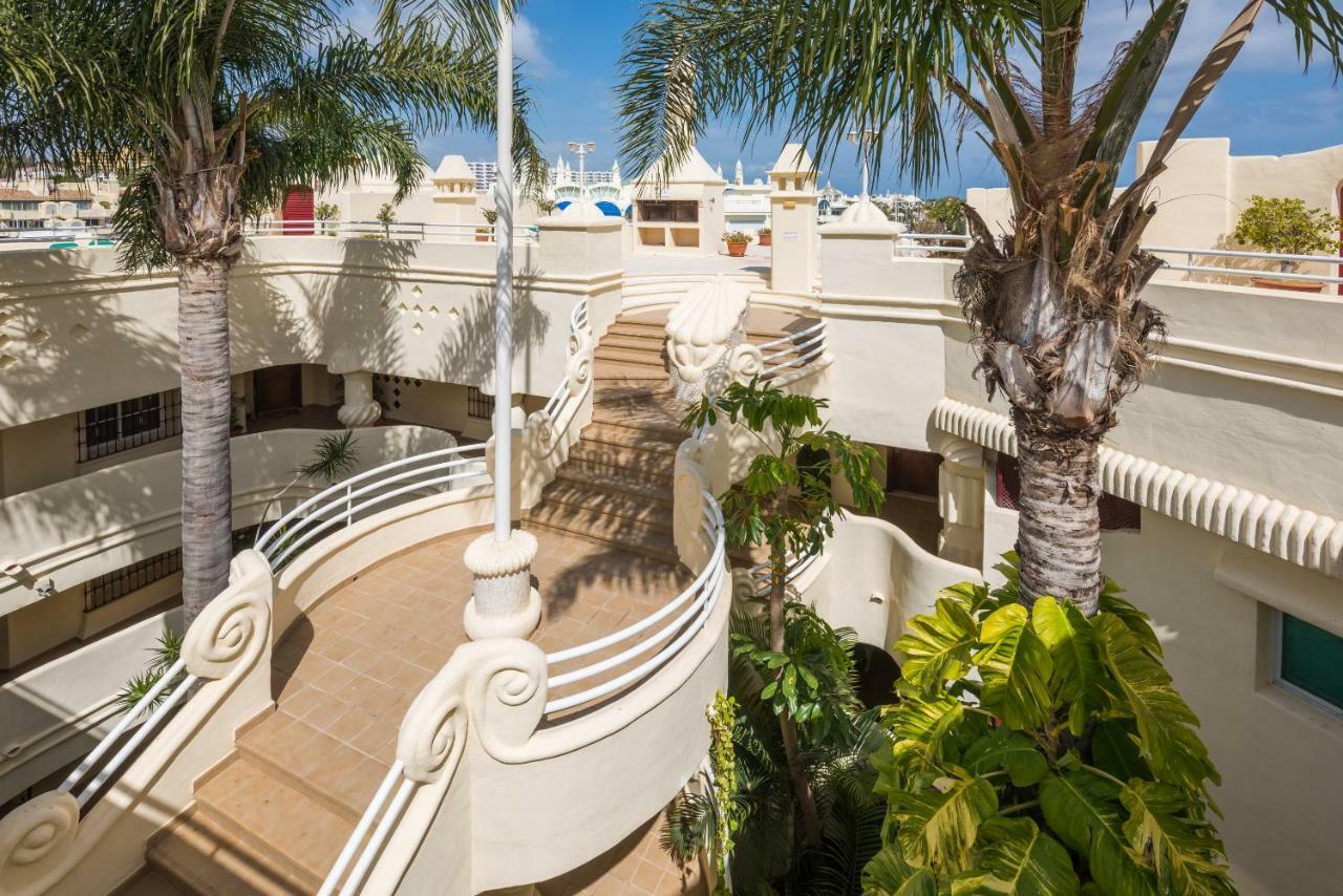 Wintowinrentals Luxury And Sea View Inside Puerto Marina Benalmádena Kültér fotó