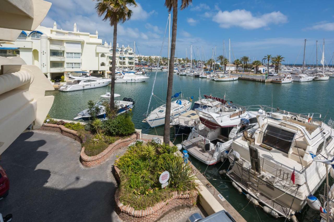 Wintowinrentals Luxury And Sea View Inside Puerto Marina Benalmádena Kültér fotó