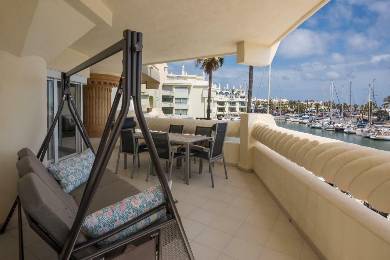 Wintowinrentals Luxury And Sea View Inside Puerto Marina Benalmádena Kültér fotó